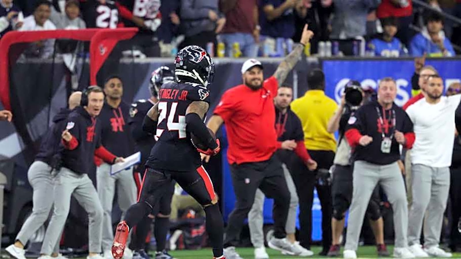 Texans&#39; All-Pro Issues Warning to Rams, NFL
