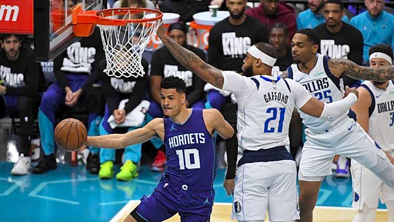 Charlotte Hornets mock trade: Jeff Peterson brings a familiar face back to the Queen City