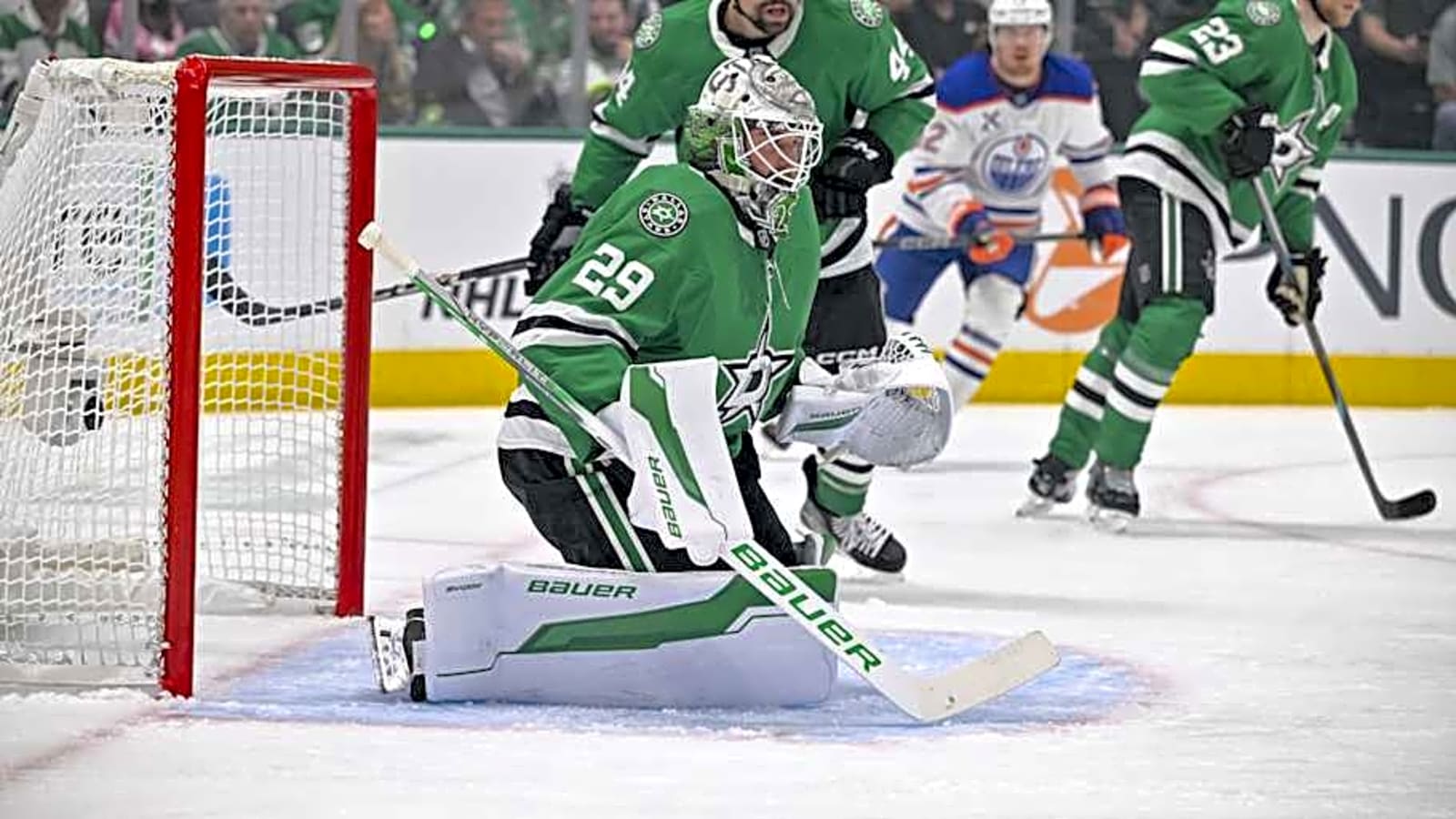 Stars Make Right Choice: Goalie Over HC