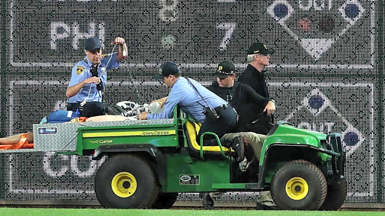 Pirates Fan Opens Up About Fall From Roberto Clemente Wall