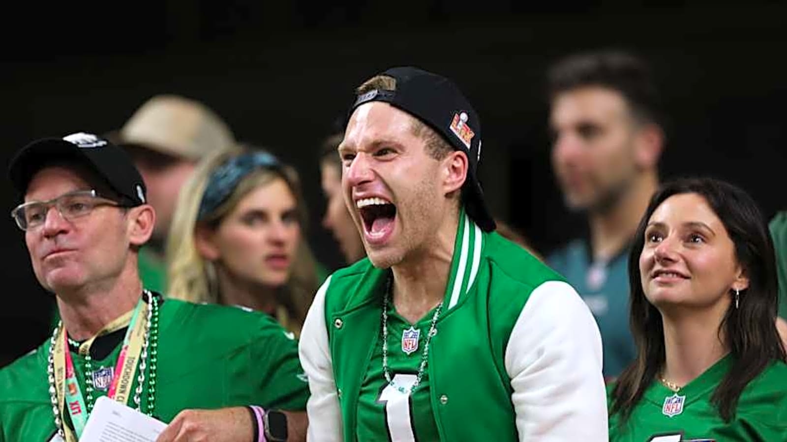 Commanders star&#39;s contract dispute is music to Eagles fans&#39; ears