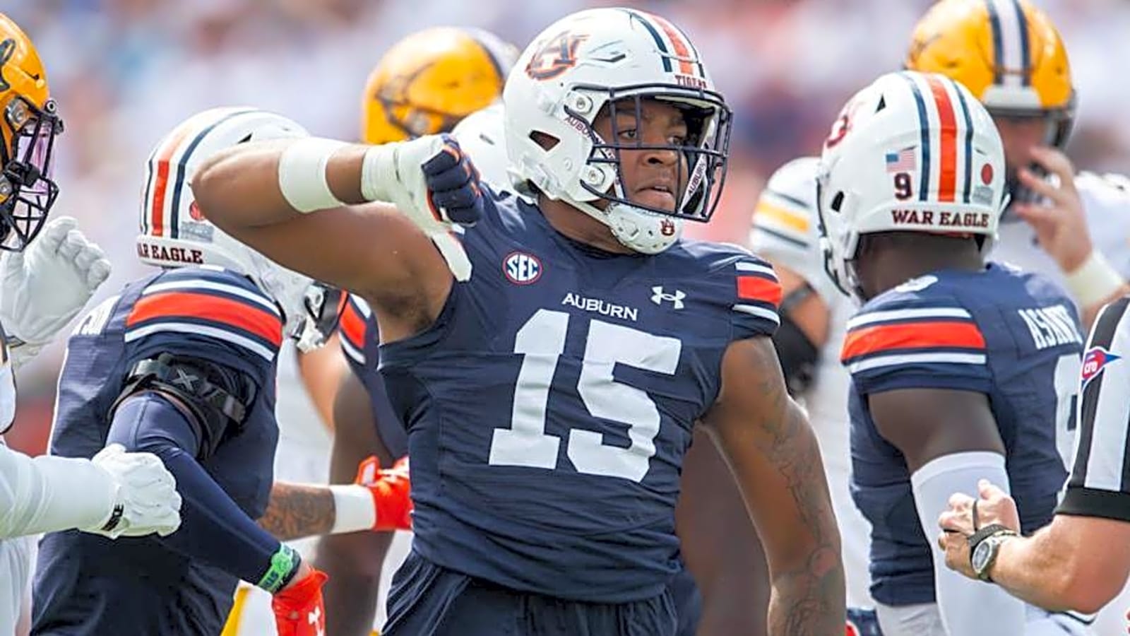 EA Sports Names Auburn Football Defensive Player Top-10 in League