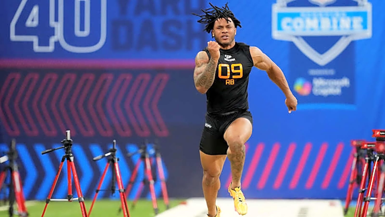 Report: Giants Hosted North Carolina RB Omarion Hampton for Top 30 Visit