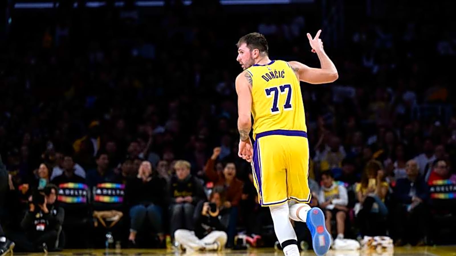 Lakers Notes: Big Man Suffers Injury, Starting Lineup Revealed, Bronny James Hurt