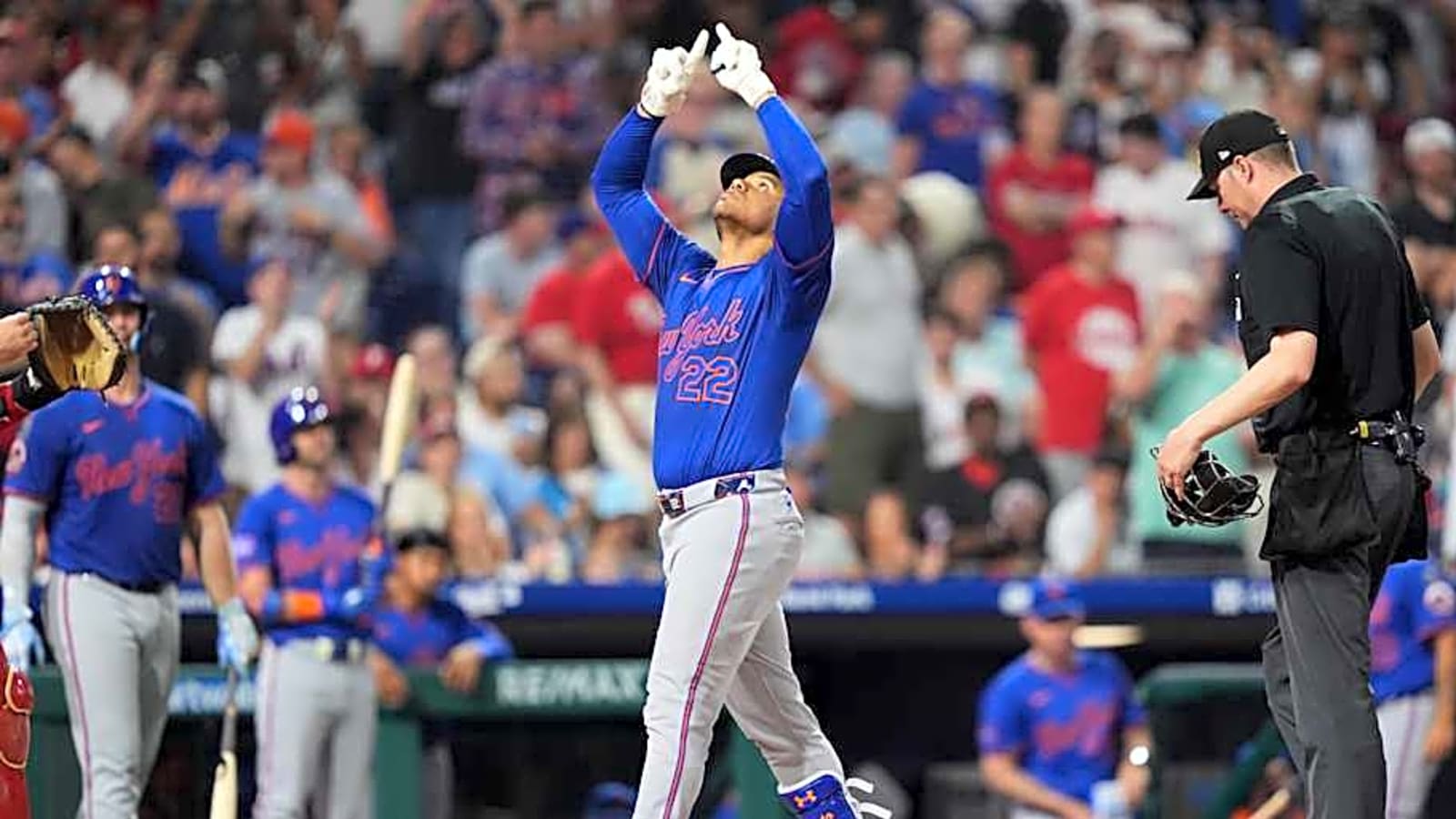 Mets slug seven home runs, tie MLB record in win over Phillies