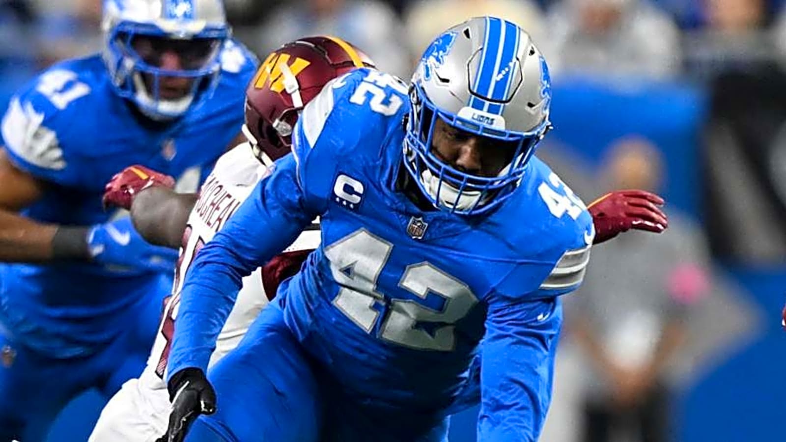 Former Lions LB Urged to Sign With Bears