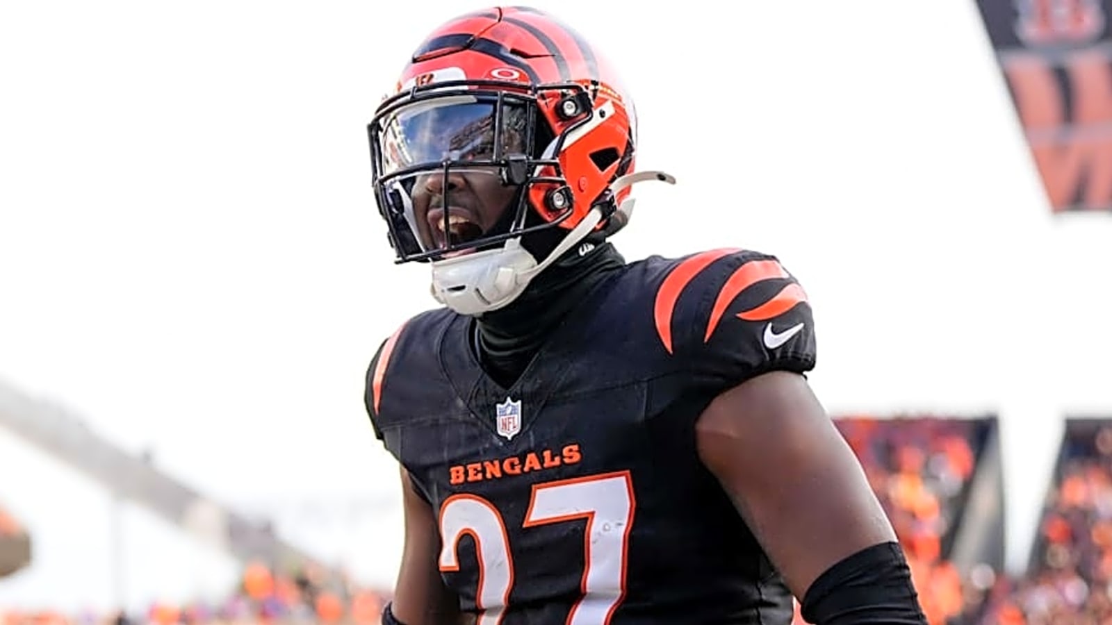 Bengals Safety Jordan Battle Snaps Joe Burrow’s ‘Insane’ Streak but Opts for Humility Over Hubris Afterward