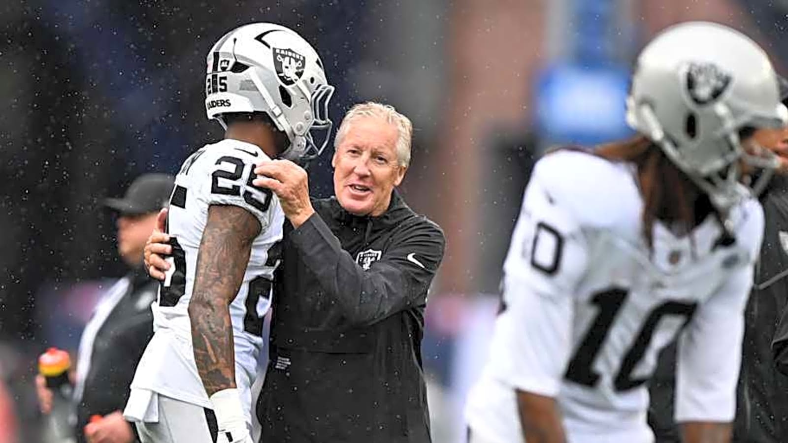 2 Reasons Raiders Deserve Cautiously Optimistic Outlook vs. Chargers