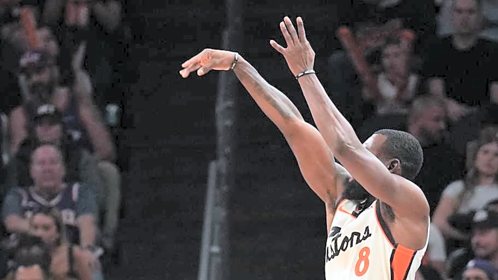 Denver Nuggets Officially Sign 12-Year NBA Veteran Guard