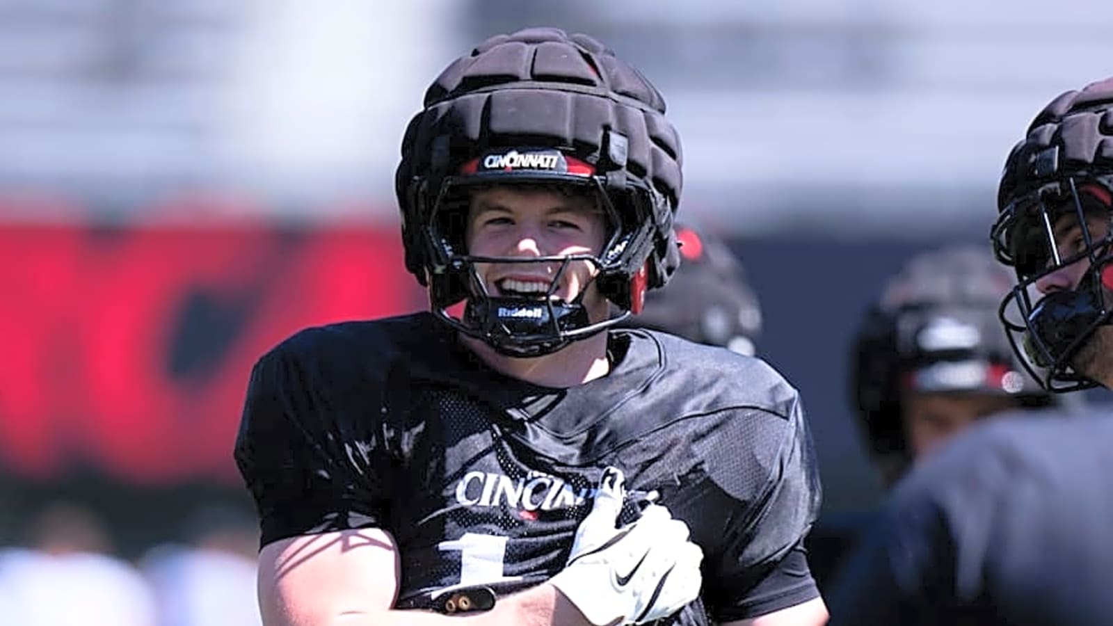 Cincinnati Bearcats Defensive Star Wins Weekly Big 12 Award For First Time