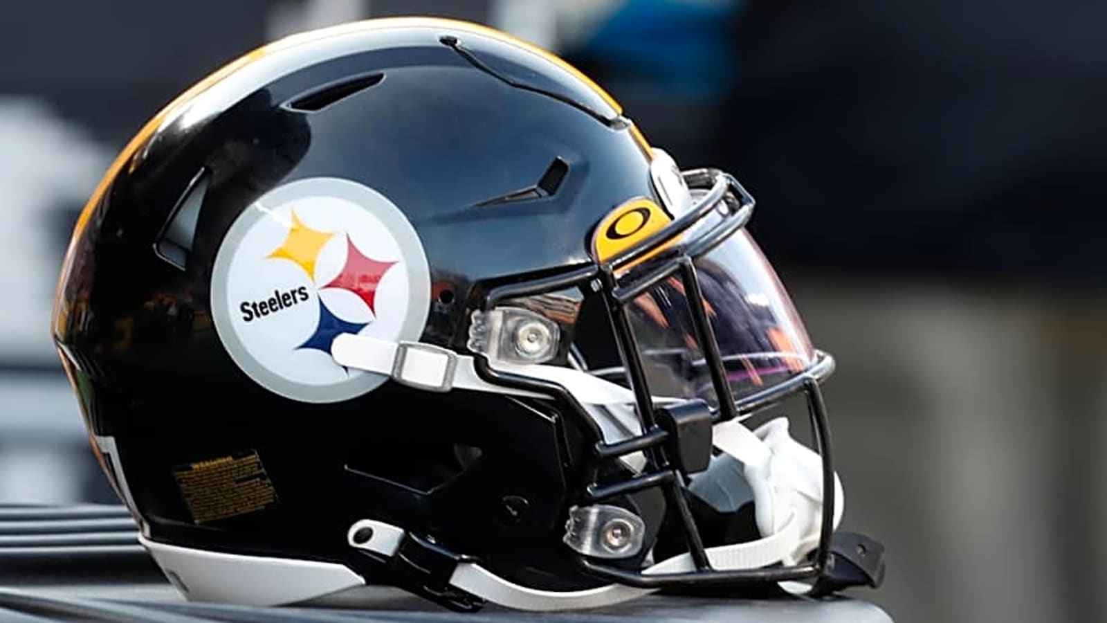 Jets Could Steal Free Agent Target From Aaron Rodgers, Steelers