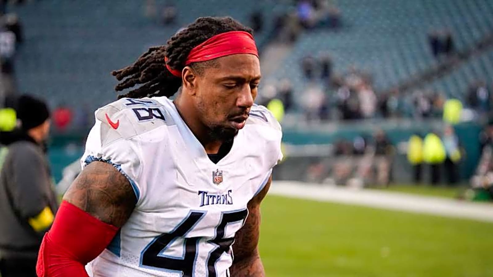 Chargers Sign Former Titans LB