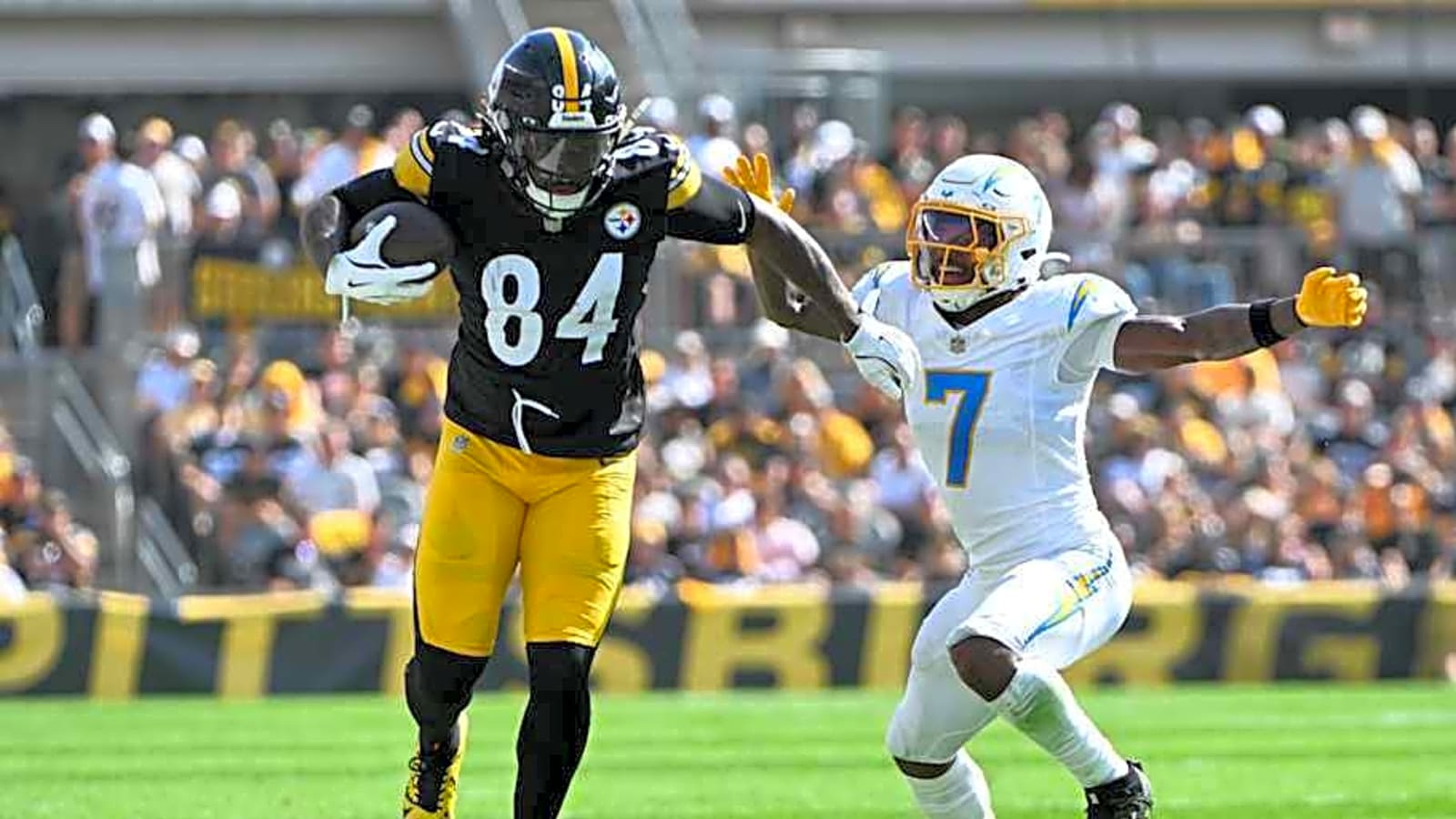 Insider Predicts Steelers Trade Veteran RB