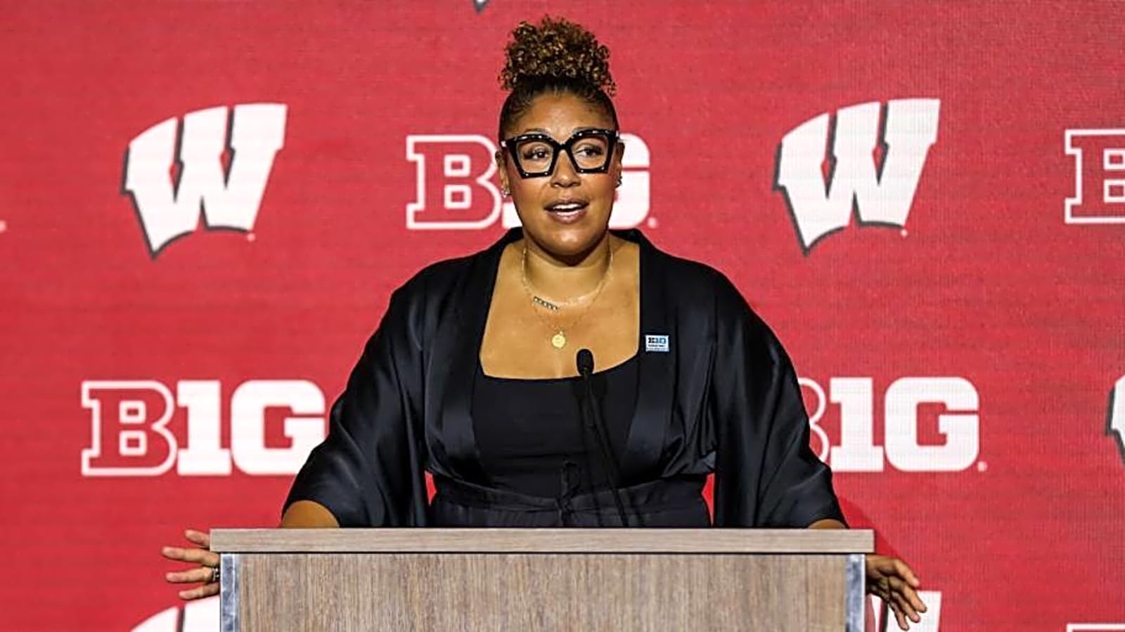 Lawsuit accuses former Wisconsin Badgers women&#39;s basketball coach of psychological abuse toward players