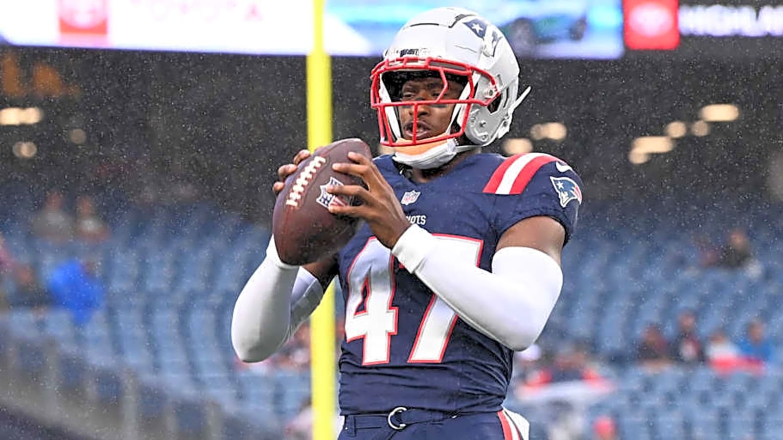 Steelers Sign Former Patriots DB