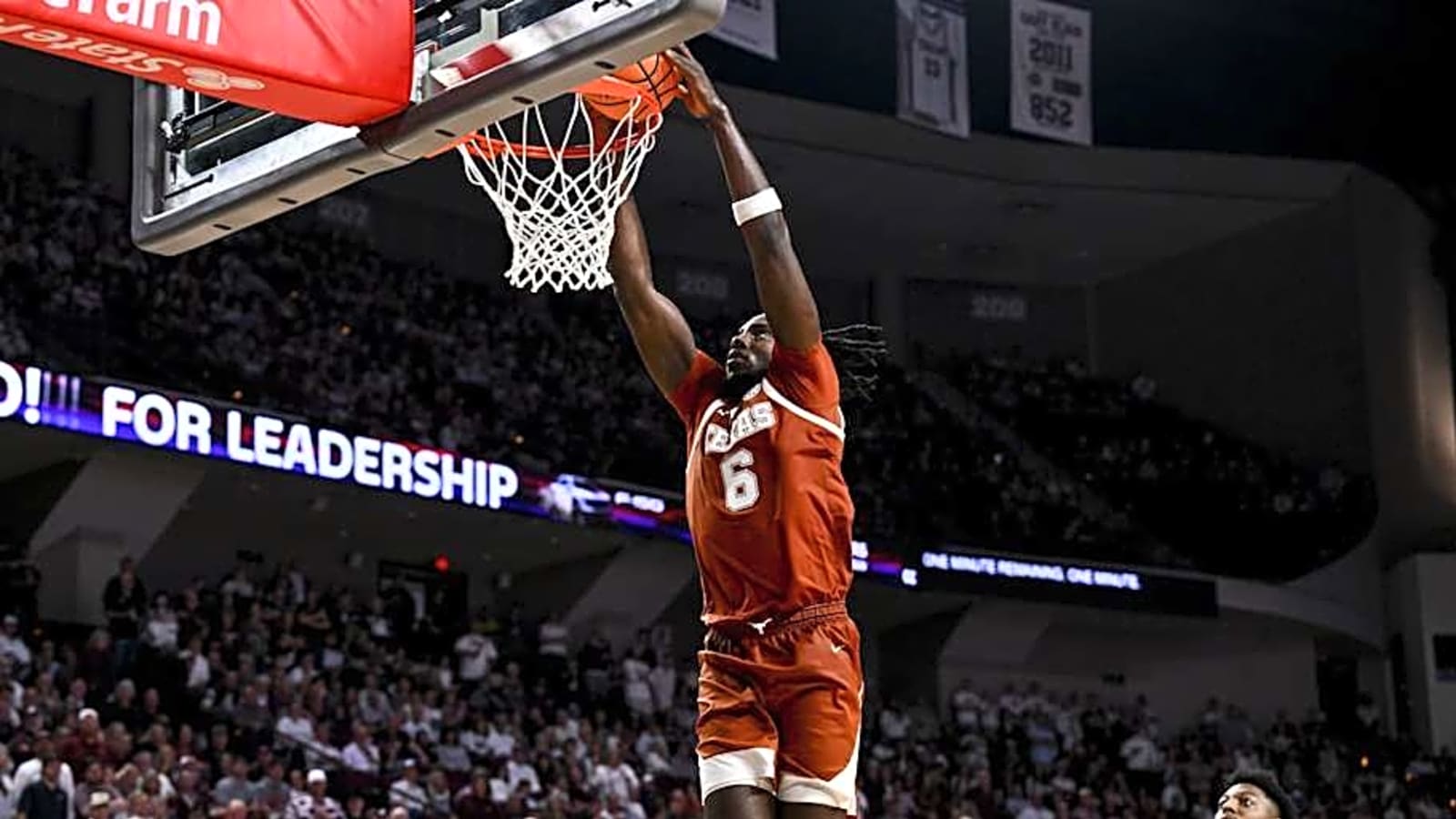 Los Angeles Lakers Reportedly Sign Former Texas Star