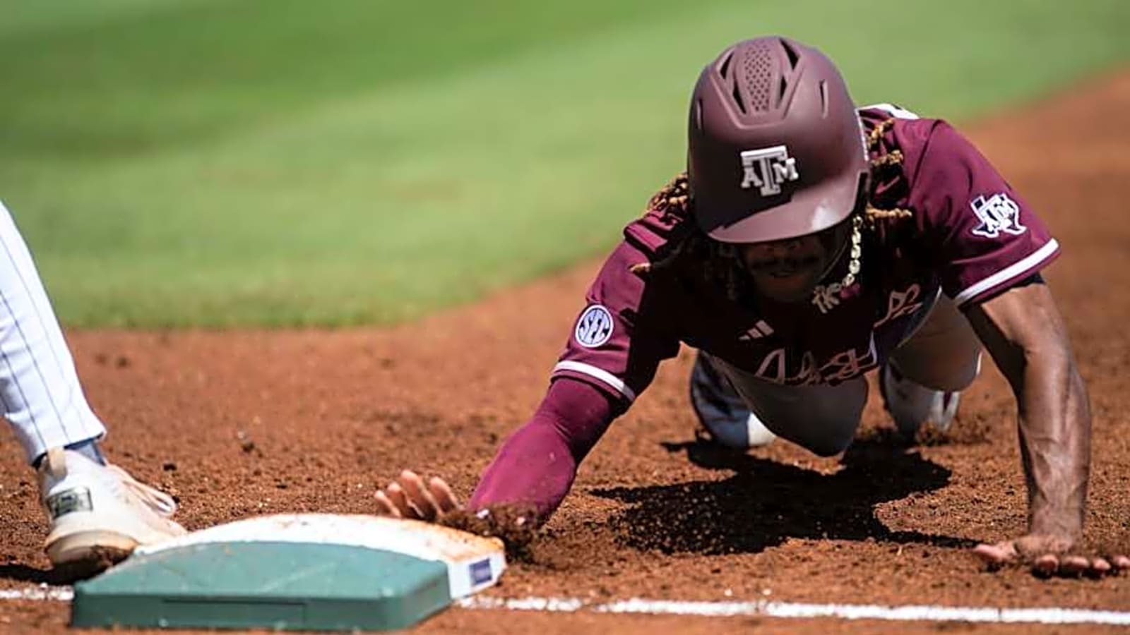 Texas A&M Transfer Commit Turning Heads at Cape Cod League