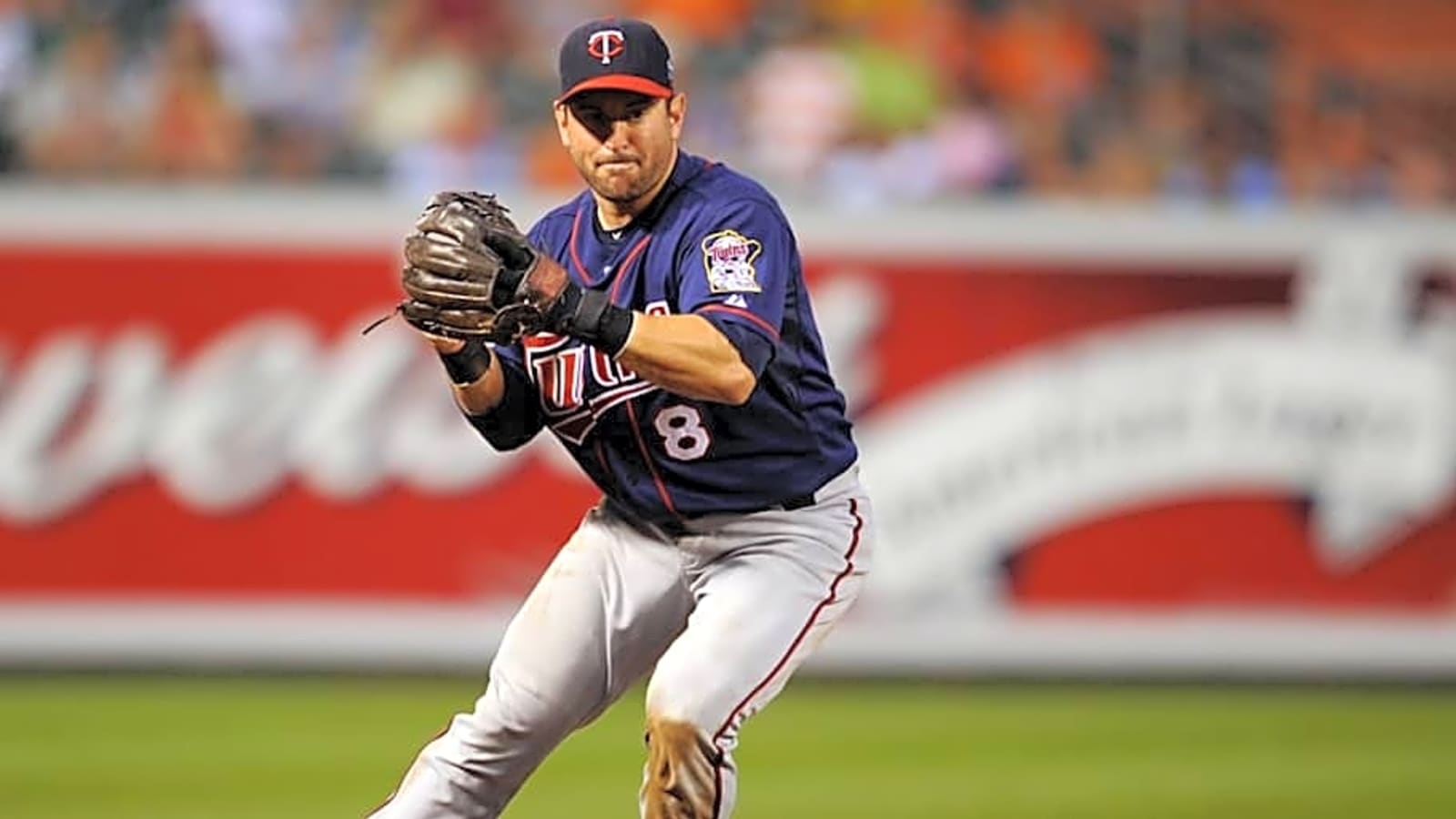 Beloved former Twins infielder is a candidate for their manager job