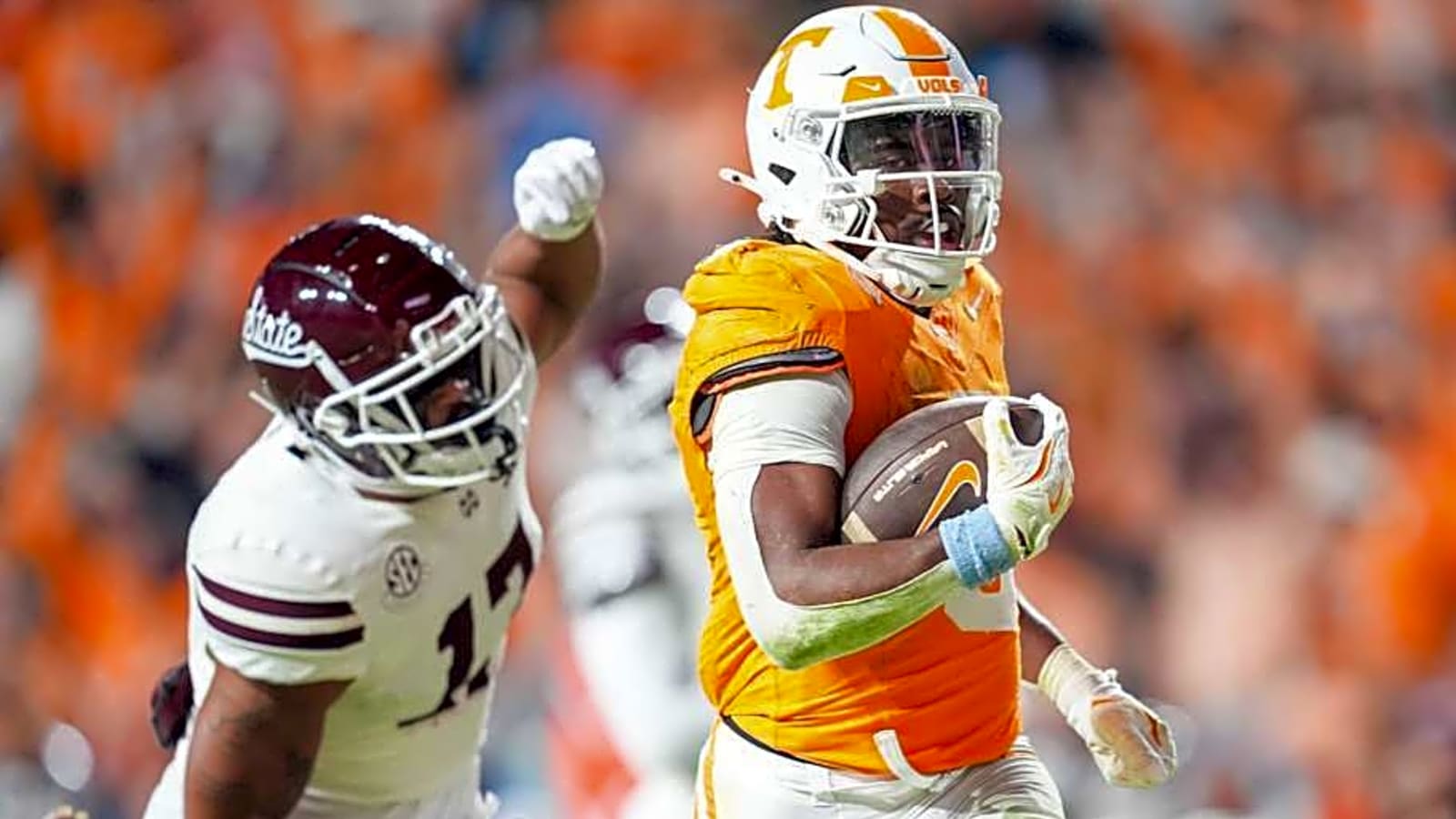 How Tennessee Football&#39;s Dylan Sampson Fits with the Cleveland Browns