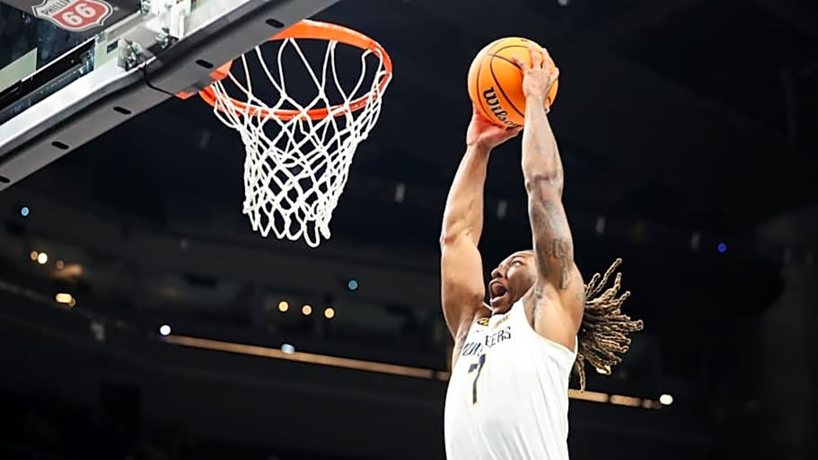 Memphis Grizzlies Officially Sign 22-Year-Old Guard