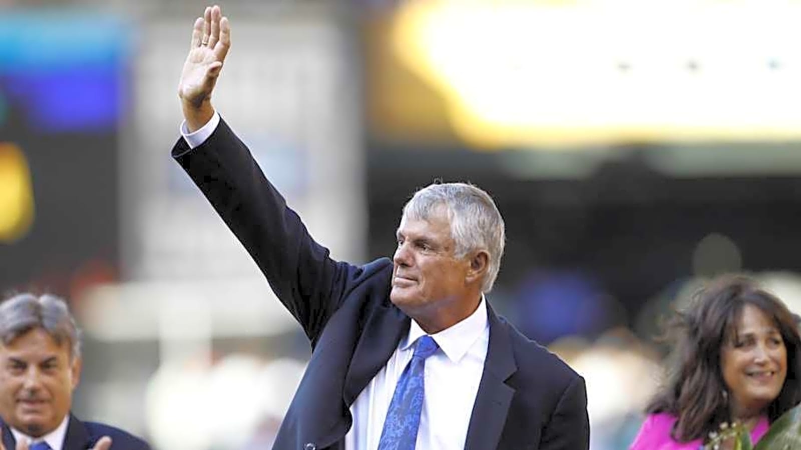 Former Seattle Mariners Manager, Legendary NFL Coach Team Up to Go Viral on Internet