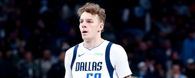 Lakers waive Kylor Kelley ahead of training camp