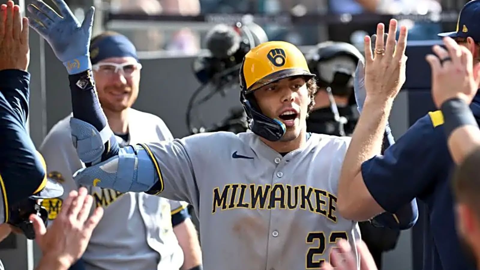 Brewers rocked as Yelich’s back flare-up threatens momentum