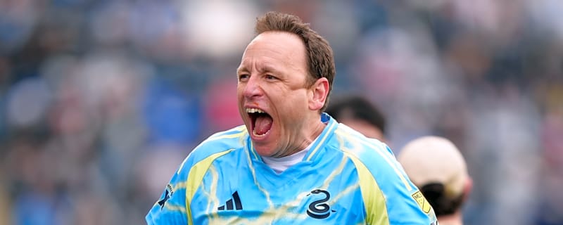 Joey Chestnut once again king of Nathan's Hot Dog Eating Contest