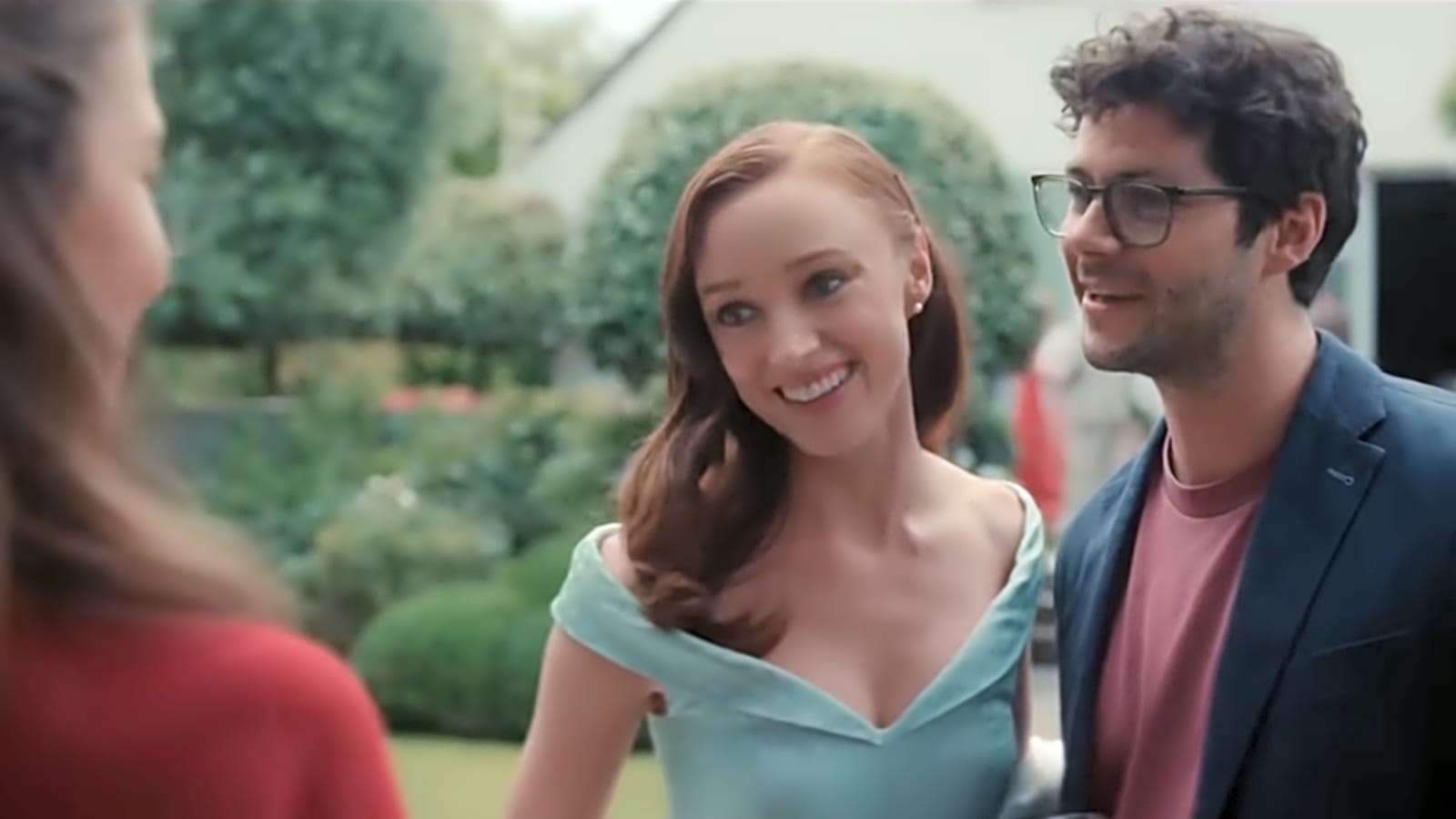 &#39;Anniversary&#39; trailer: Phoebe Dynevor is messing with Diane Lane&#39;s family