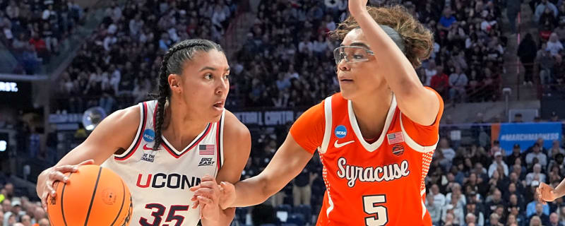 UConn women unbeatable after throttling Syracuse in Round of 32