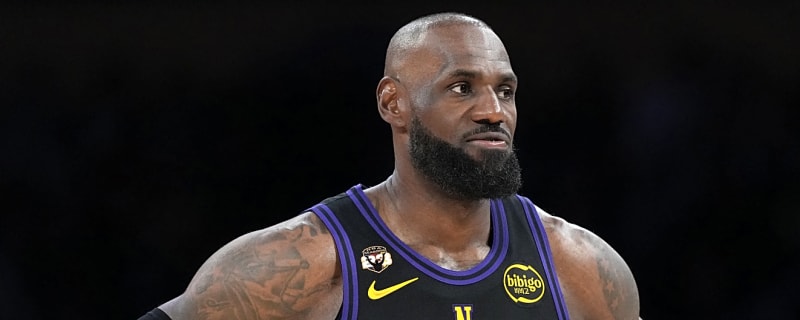 Analyst explains why LeBron James shouldn’t expect Lakers statue