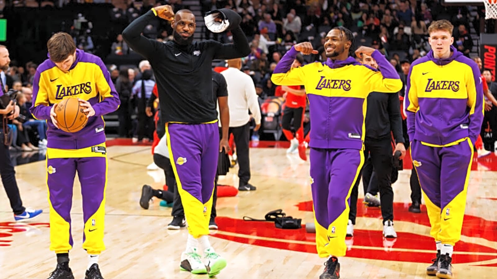 JJ Redick names LA Lakers player who had the best offensive training camp, leads team by 42 points