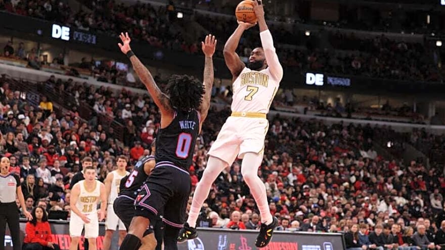 Celtics need a center before the trade deadline after painful loss to Bulls exposes frontcourt flaws