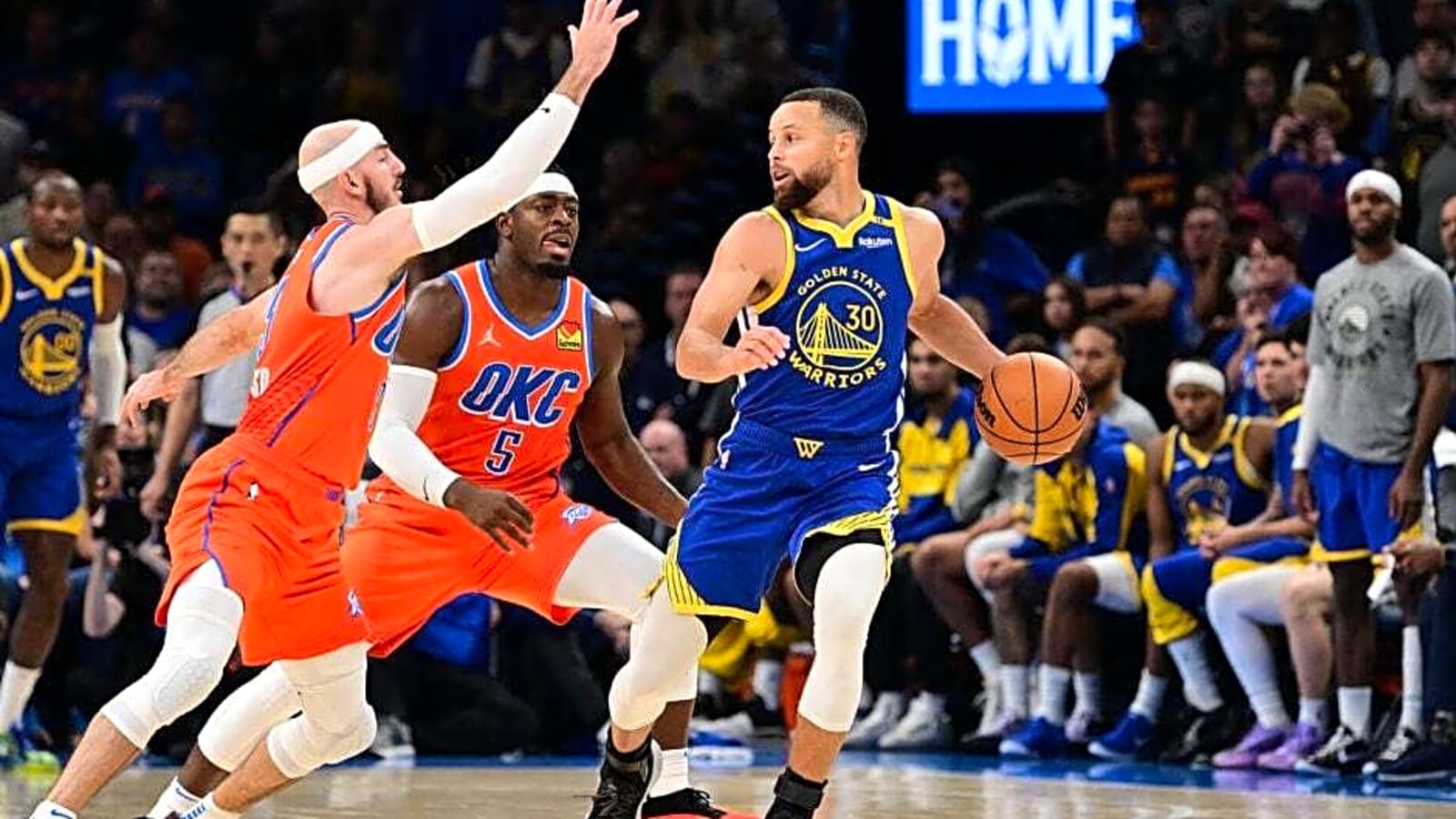 Alex Caruso gives honest opinion on guarding ‘dangerous’ Stephen Curry, makes ‘illegal screens’ argument