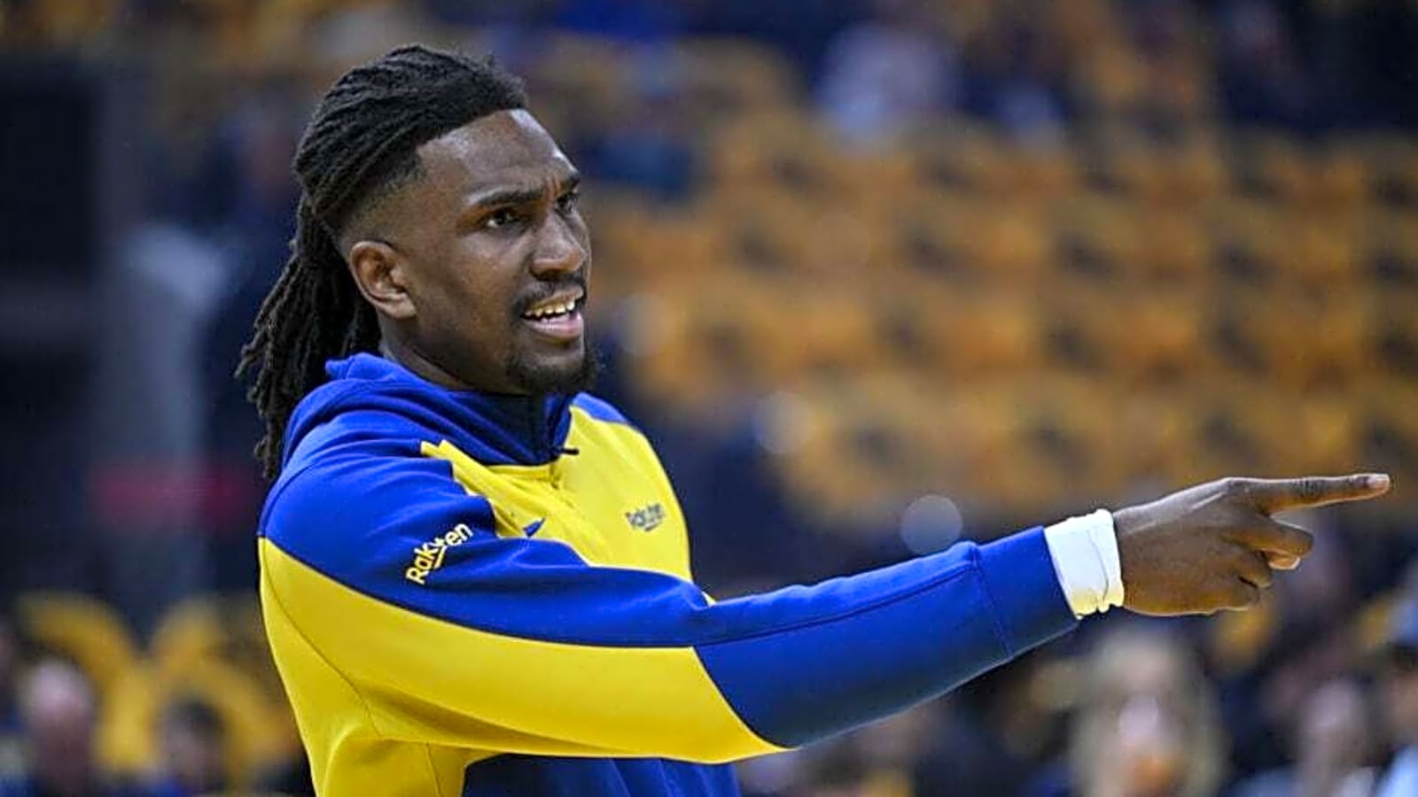 Kevon Looney shares what he told friends in 2015 after watching Stephen Curry in Warriors practice for first time