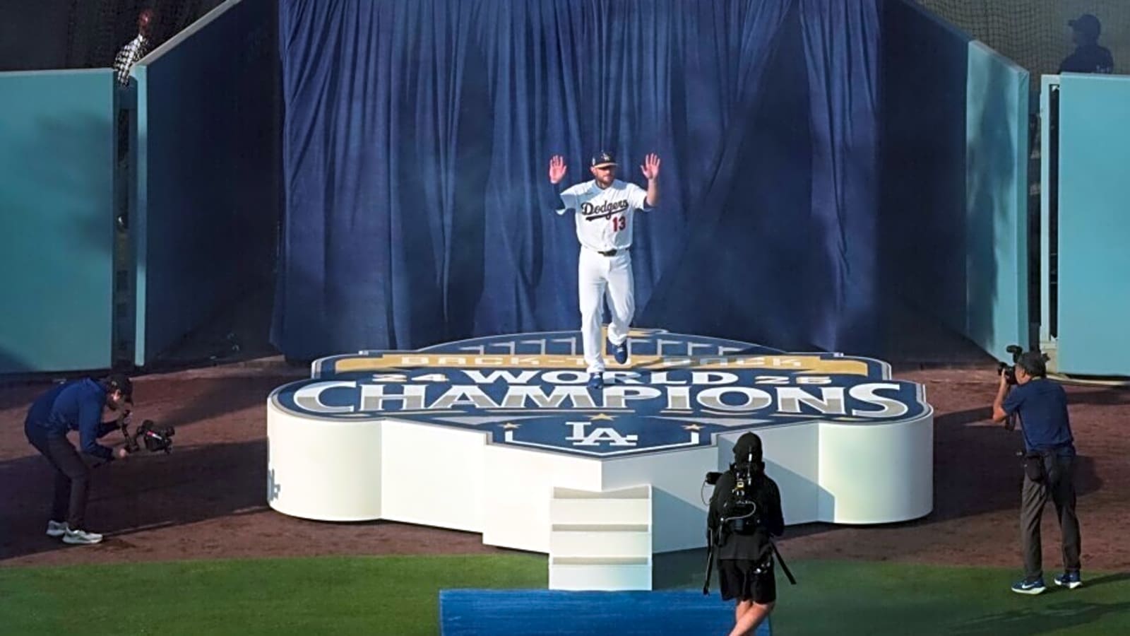 Max Muncy Wants To Win World Series At Dodger Stadium