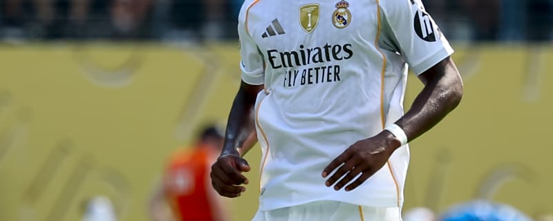 Alvaro Arbeloa is making an obvious Aurelien Tchouameni decision