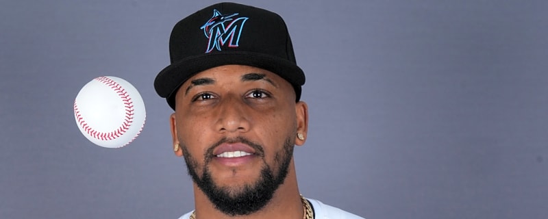 Blue Jays to acquire inexperienced pitcher from Marlins