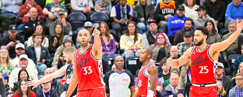 Clippers forward to decline his player option