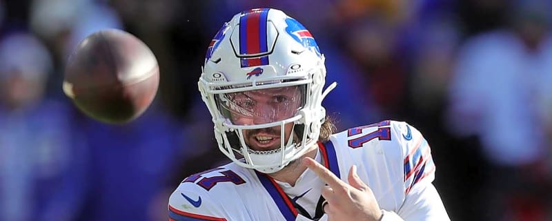 NFL fantasy football takeaways: A tale of two QBs — one awful, another surprising