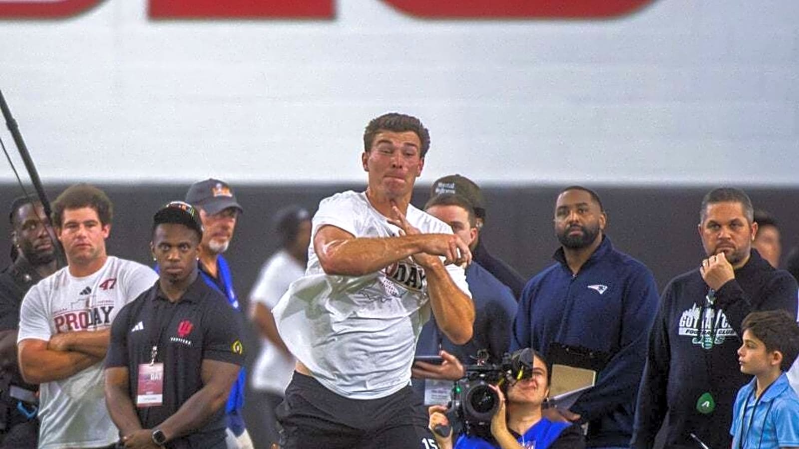 Indiana QB Fernando Mendoza shows NFL skills for Raiders, others at pro day