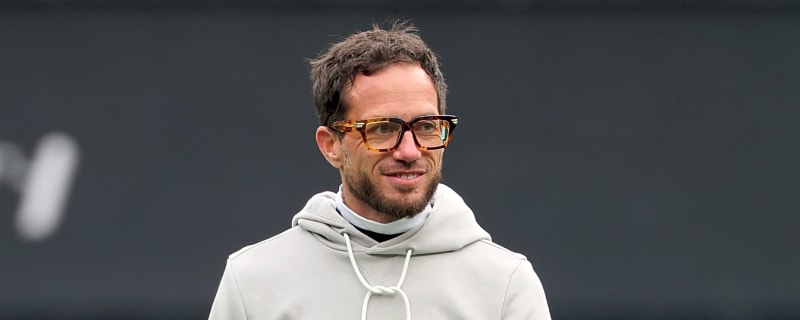 Dolphins players make feelings about Mike McDaniel clear amid hot-seat chatter