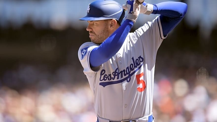  Dave Roberts ‘Not Concerned’ About Freddie Freeman’s Struggles