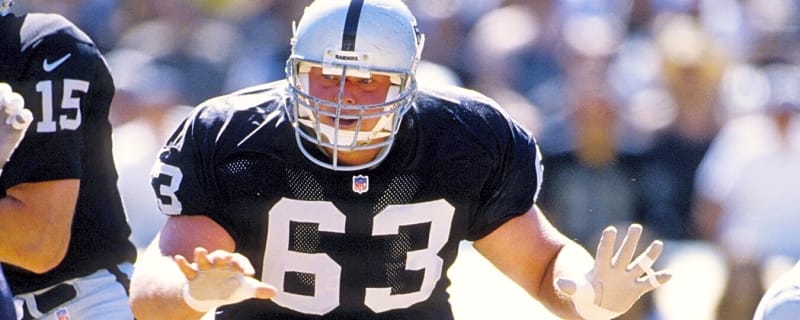 Report: Ex-Oakland Raiders All-Pro OL Barret Robbins dead at 52