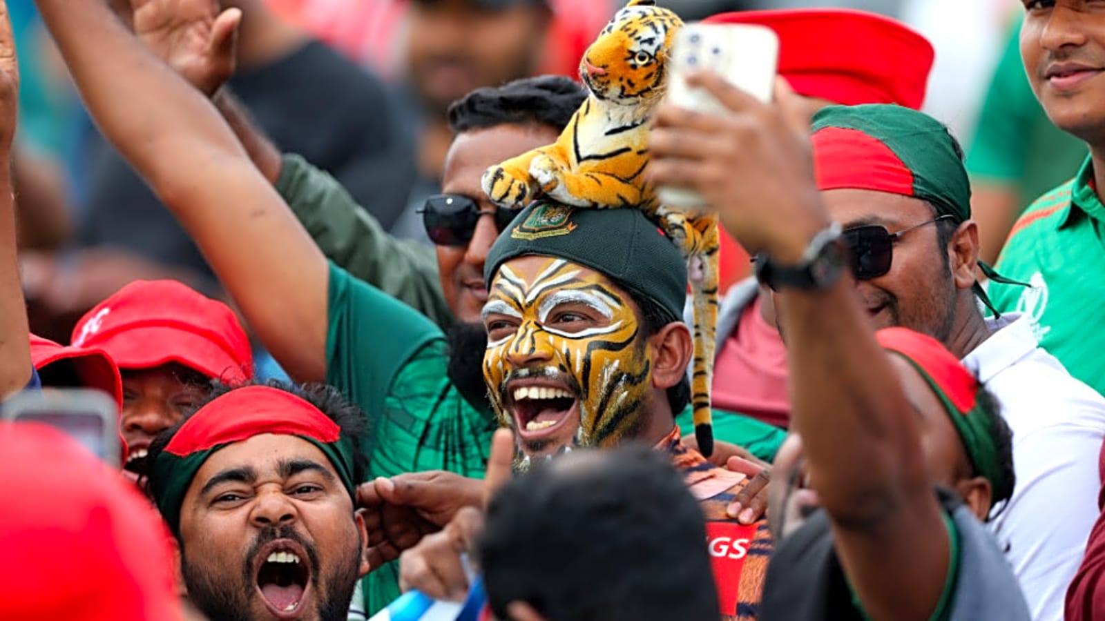 Bangladesh bans IPL broadcast over Mustafizur Rahman's KKR snub