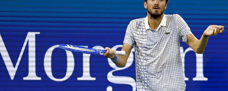 Daniil Medvedev Battles Through Cramps and Chaos To Outlast Learner Tien In Shanghai Thriller