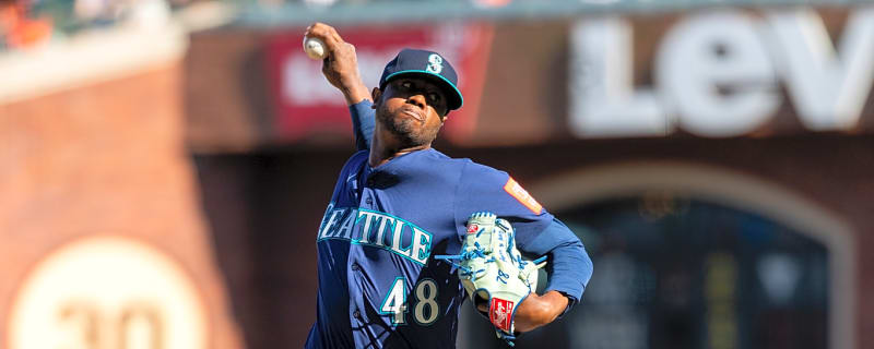 Mariners pitcher to undergo knee surgery