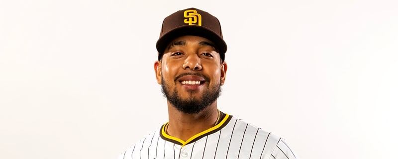 Padres release right-hander