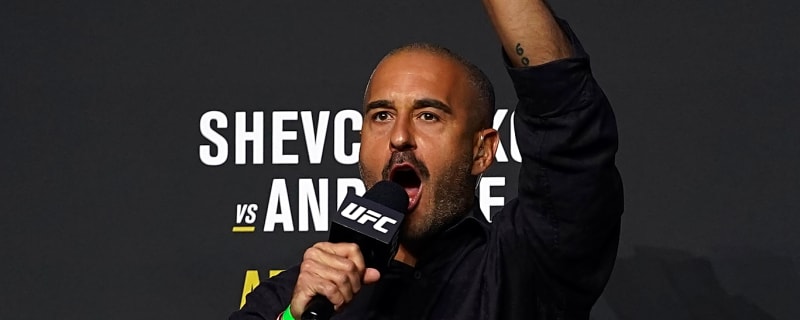 Jon Anik shares disgusting detail from the booth as brutal cut opens up in UFC 321’s first fight