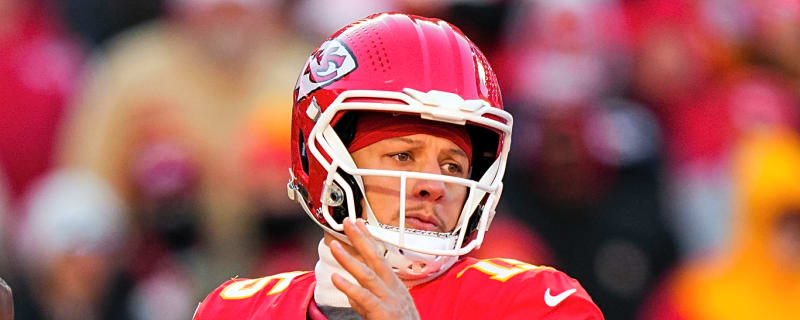 Chiefs free up some 2026 cap space with Mahomes contract restructure